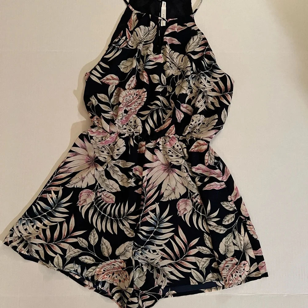 Romper - Picture 1 of 2
